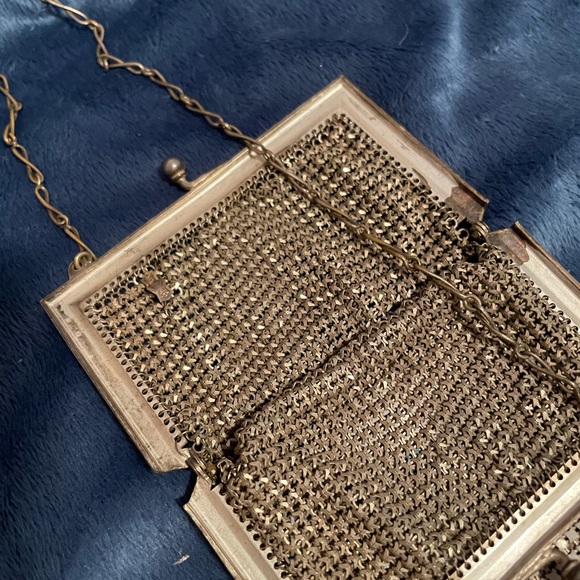 Antique Whiting & Davis enamel mesh wristlet - Picture 3 of 6